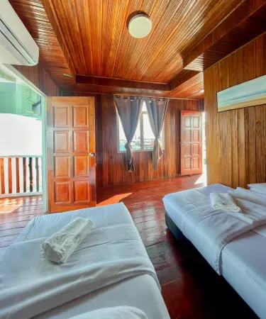 Starz Water Village Отели в г. Остров Пом-Пом