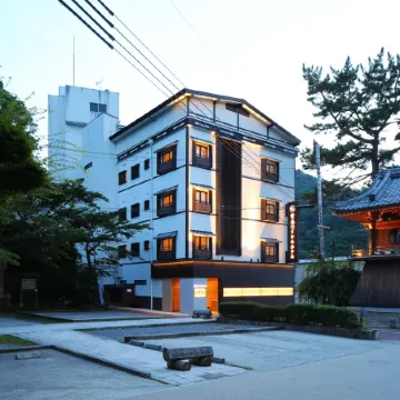 Arima Royal Hotel Отели рядом с достопримечательностью «Arima Onsen Arima Toys & Automata Museum»
