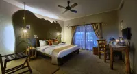 Barahi Jungle Lodge Hotels in Kawasoti