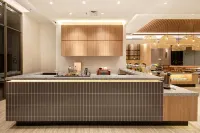 Aston Inn Pantai Losari Makassar - Frühstück