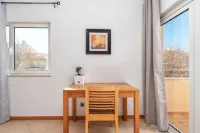 Comfortable Duplex Apartment with 2 bedrooms & 2 terrace 200 m away from the ocean Hotel di Porches