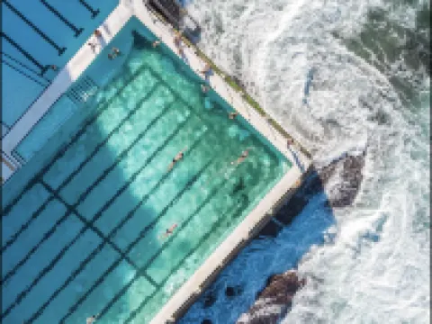Ocean view luxury 3 bedroom home with balcony Hotels in North Bondi