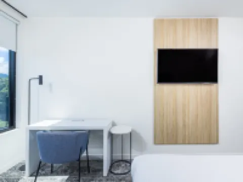 โรงแรมโอคส์เคส์ โรงแรมในแคนส์