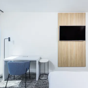 Oaks Cairns Hotel Отели рядом с достопримечательностью «Graft "N" Arts»