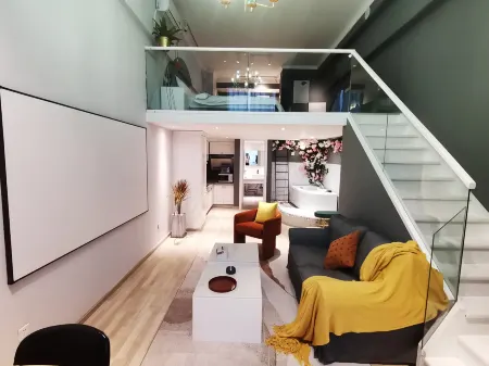 Style·Cloud Hotel Loft (Erji Road Subway Station) Отели рядом с достопримечательностью «Kunming University»