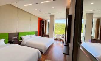 Xiyue Hotel (Redwood Forest Scenic Area)