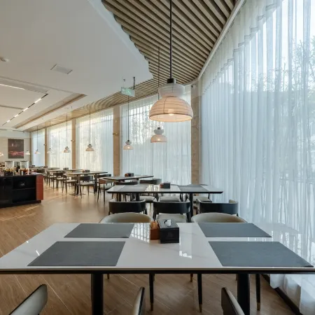 Qiangjin Hotel · Gujing Gong