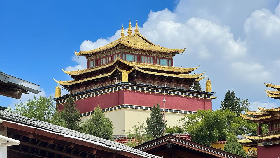 Yanlu Library Oxygen Hotel, Shangri-La(Dukezong Ancient City North Gate)