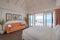 Sandies Bathala Hotels in Halaveli