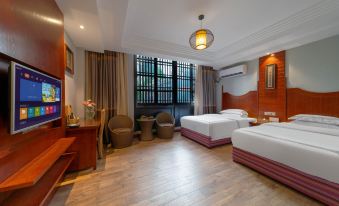 24° North Latitude Theme Hotel