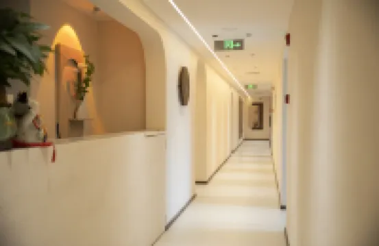 Liupanshui Nan Feng She Homestay (Liupanshui High-Speed Railway Station People's Square) - 2 stjerner