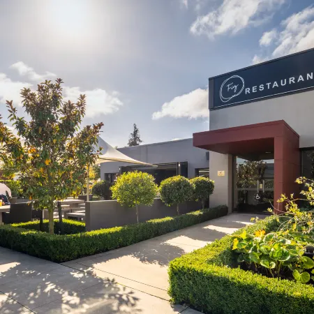 Hotel Elms Christchurch, Ascend Hotel Collection Отели рядом с достопримечательностью «Мона-вейл»