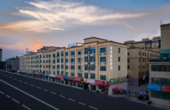 港灣飯店（鄭州中原水產物流港店） 天地全神宮附近的飯店