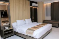 Eno Front One Hotel Semarang فنادق في East Semarang