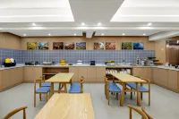 Jinjiang Inn Fashion (Tangshan Zunhua Bus Station, Wenhua North Road Branch) - parking