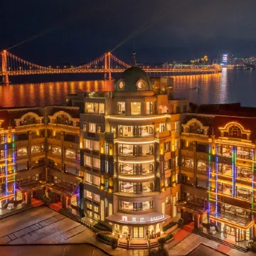 Dalian Jinse Sea View Art Homestay (Xinghai Square Branch)