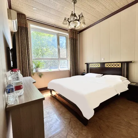 Taoyuan Grand Hotel (Guantao Bus Station No. 1 High School)