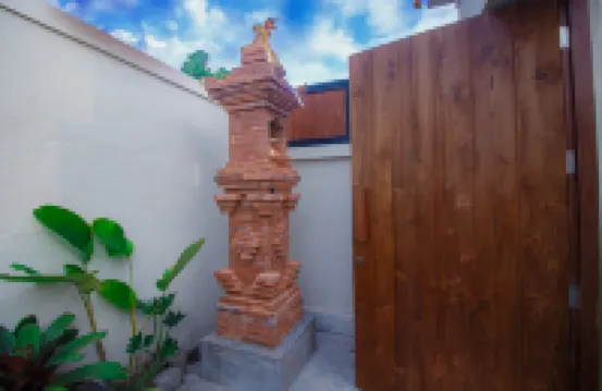 Nona Village by Reccoma Hotel berhampiran Pura Dalem Sidan