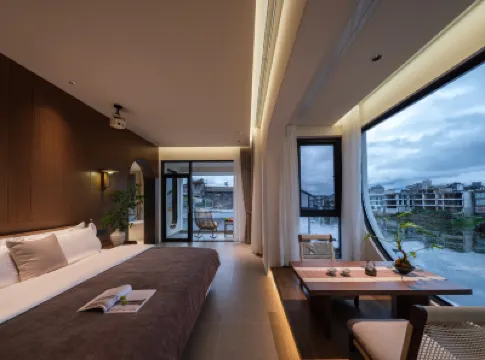 Dali Jiguang Haishu Homestay (Shuanglang Ancient Town) Hotels near Moon Palace