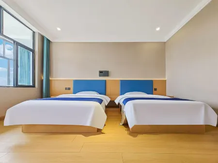 City Express Hotel Отели в г. Цоцинь