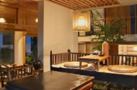 Baoxingtian Sister Inn