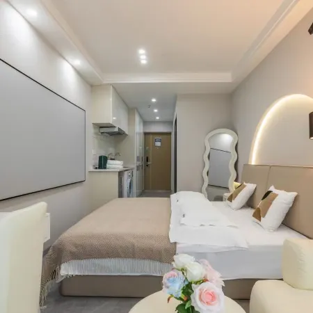 Nuanyu Movie Homestay (Gongyi Zhengshang Haobushika)