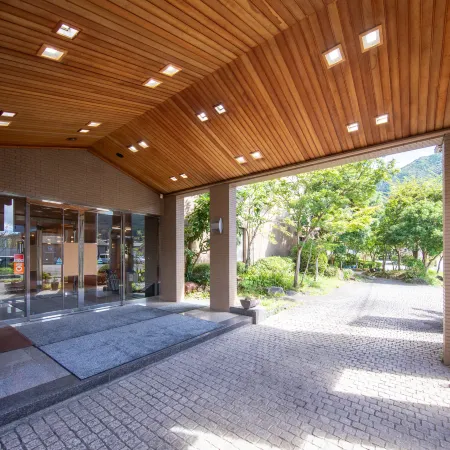 Yufuin Hotel Shuhokan Отели рядом с достопримечательностью «Кошки и Совы Зоопарк»