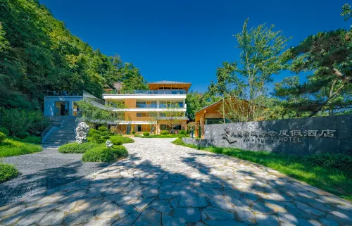 Jiuli Yunxi Wilderness Retreat