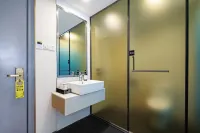 Starsky  Hotel