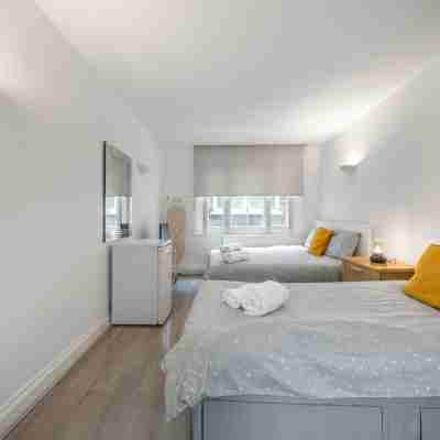 1 Bed Studio Apartment opposite Liverpool Street station Rooms