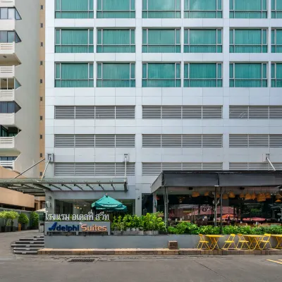 Adelphi Suites Bangkok Отели рядом с достопримечательностью «Станция BTS Нана»