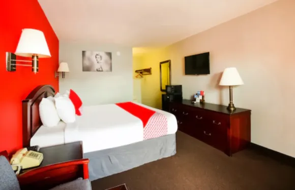 OYO阿肯色特克薩卡納北高地高速公路I-30酒店