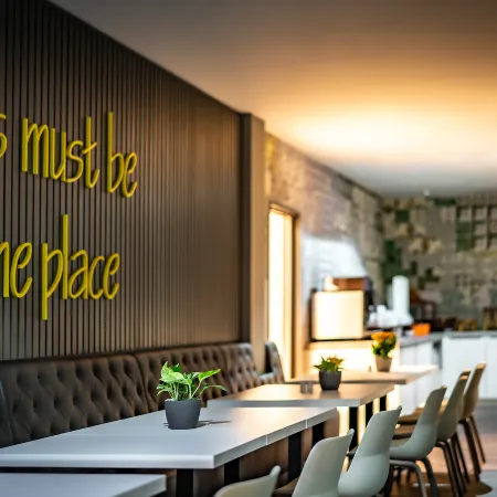 LOGINN Hotel Stuttgart Zuffenhausen Отели рядом с достопримечательностью «Башня Киллесберг»