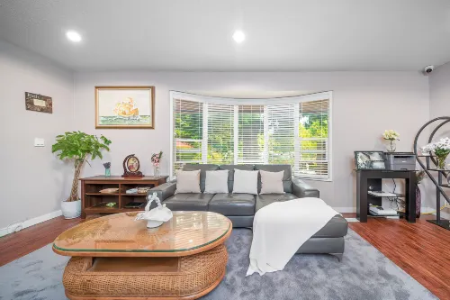 Gorgeous garden 3BR short or long term rental Hotels in White Rock