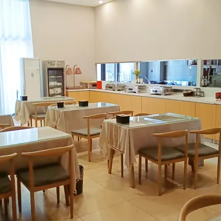 Elong R.YUN Hotel (Fuyang Wanda Plaza Municipal People's Hospital)
