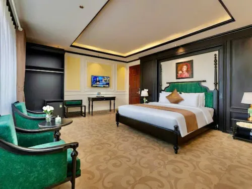 Grand Luxury Hotel Hotels in Tu Son
