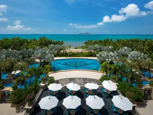 คราวน์ พลาซา รีสอร์ต ซานยาเบย์