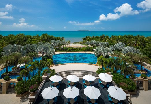 크라운 플라자 리조트 산야 베이 수영장