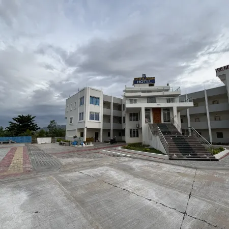Srinivasa Hotel