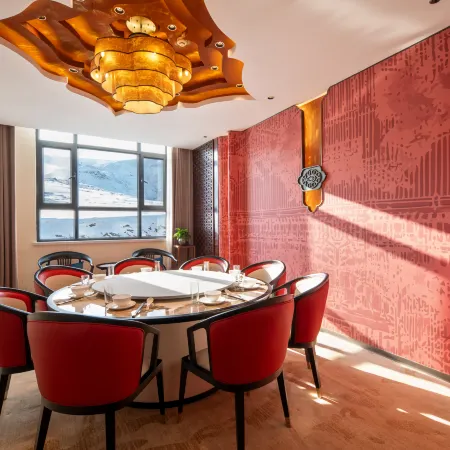 Changhong Pearl Hotel (Qinggeli Langshan Ski Resort)