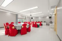 Super 8 Hotel (Jinzhou Leimonde International Auto City) - Park Yeri