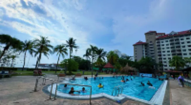 Beachfront Bliss with 3BR Sea View Glory Beach PD