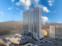 Lavande Hotel (Fei County Zhengwu Zhongxin Ligong Daxue) - Mountain view