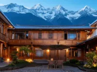 Lijiang Sanli Tian Vacation Cottages Hotels near Three-eye Well