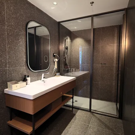 Wutong Xiangxie Hotel (Hangzhou Nanxun Ancient Town Scenic Area Branch)