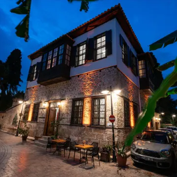 Cedrus Hotel