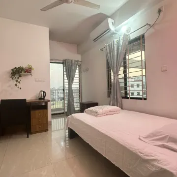 HUATING HOTEL AND SHOP