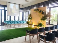 Eightin Hotel Sudirman Jakarta Hôtels à proximité de : Centre de conventions de Jakarta