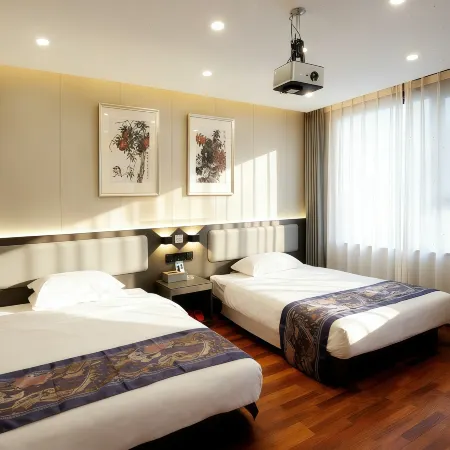Rujia Huayi Selected Hotel (Fenzhou Market Xiguan Zhengjie Branch)