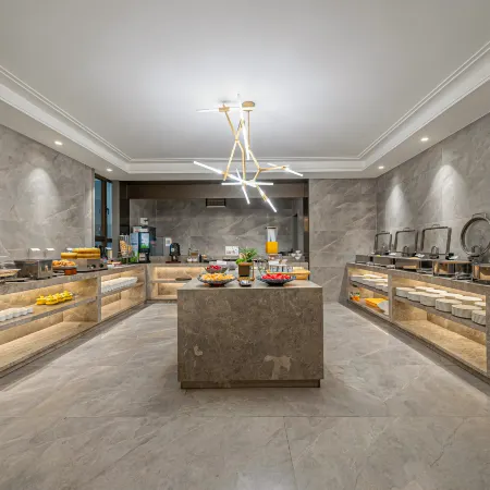 Baiyu Eiffel Hotel (Tianshui City Government Central Plaza)